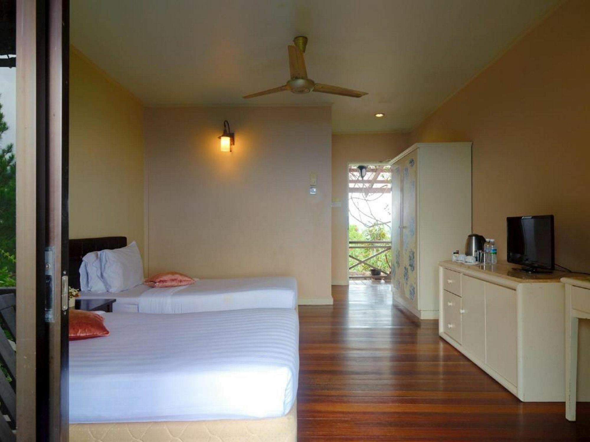 Kasih Sayang Hill Resort Kota Kinabalu Exterior foto